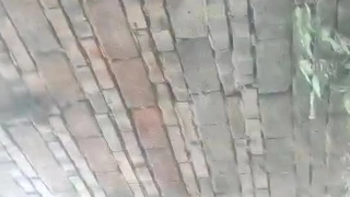 【淚痣網紅美女錶演騷逼吃香蕉】 雙指猛扣大量噴水 ，嬌喘呻吟淫蕩的很 ，假屌深喉一臉享受 ，極品美腿看著更是誘..