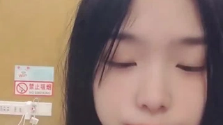 欧洲学生与戴着乳胶的女孩狂野的宿舍派对
