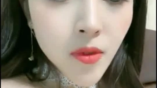 现女朋友自慰三