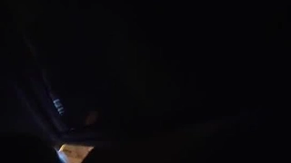 颜值不错娇小妹子深夜路上边走边跳蛋震动 回到车上口交啪啪拉扯跳蛋 很是诱惑喜欢不要错过