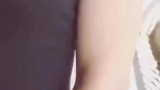 跟朋友通话中强推刚毕业的青涩妹子