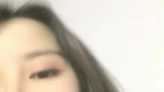 白皙主播全裸床上超自然震动~自慰大秀逼毛稀疏~大声呻吟超诱惑~